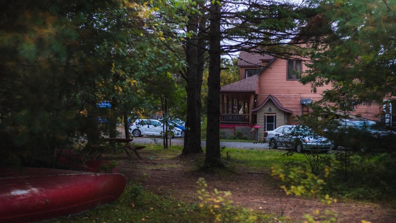 L'Auberge Refuge Du Trappeur Сен-Матье-дю-Парк Экстерьер фото