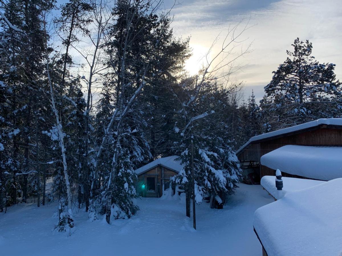 L'Auberge Refuge Du Trappeur Сен-Матье-дю-Парк Экстерьер фото