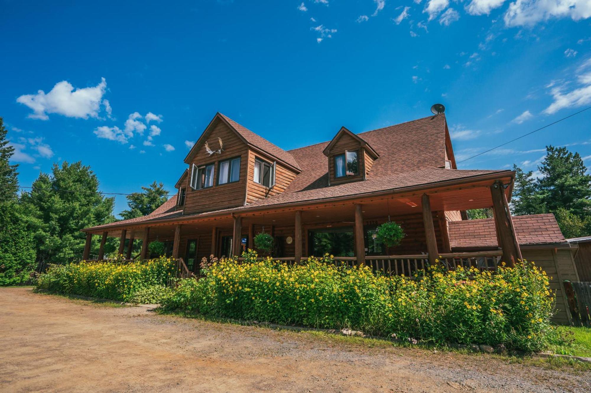 L'Auberge Refuge Du Trappeur Сен-Матье-дю-Парк Экстерьер фото