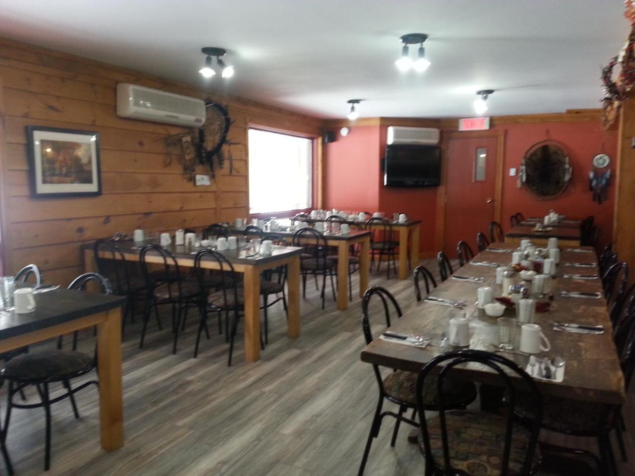 L'Auberge Refuge Du Trappeur Сен-Матье-дю-Парк Экстерьер фото